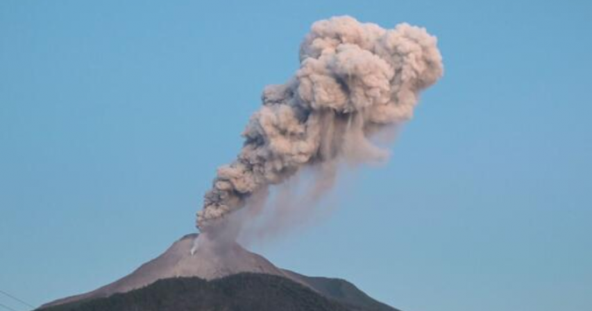 Philippines volcano flight cancellations