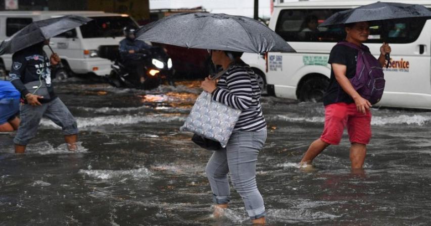 uae-philippines-flights-operating-as-normal-as-typhoon-submerges-manila
