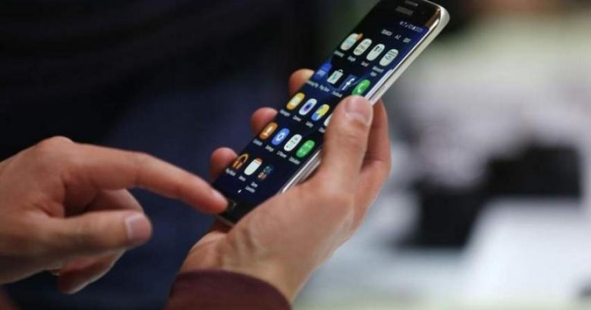 traveling-to-the-uae-get-a-free-esim-with-10gb-data
