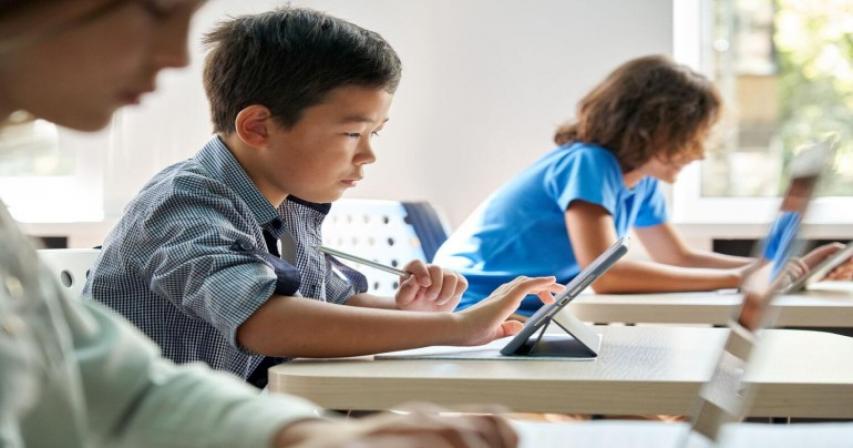 dubai-school-limits-screen-time-sees-happier-students-better-reading-scores

