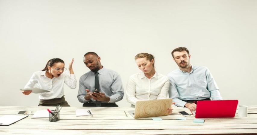 salary-increases-in-2025-46%-of-women-in-region-expect-pay-rise-men-to-get-more-bonuses
