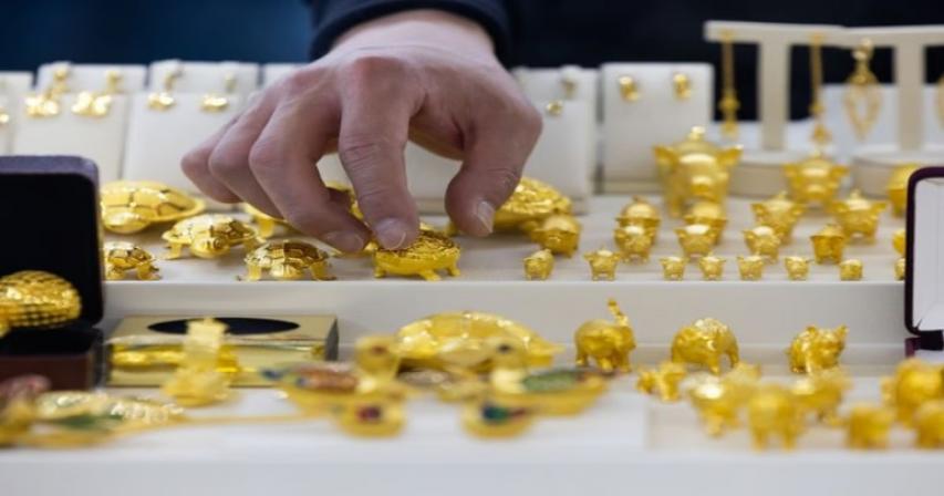 is-it-better-to-sell-your-gold-jewellery-or-borrow-by-pledging-it?
