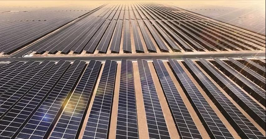 dubai-sunlight-after-dark-this-entrepreneur-wants-to-make-solar-energy-limitless
