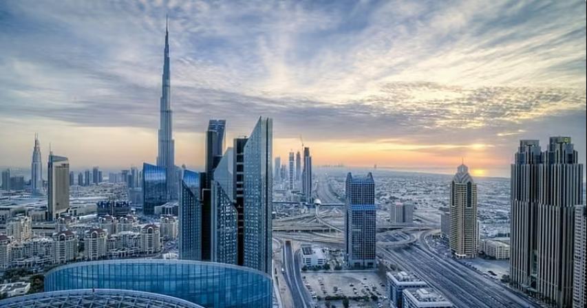 uae-job-seekers-demand-30%-higher-salaries-amid-rising-living-costs-talent-shortages
