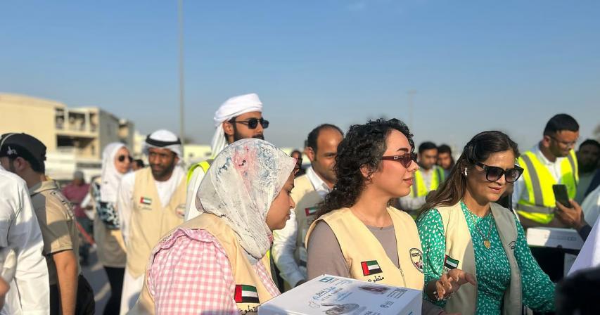 ramadan-in-uae-non-muslim-volunteers-join-fasting-muslims-to-distribute-iftar-in-labour-camps
