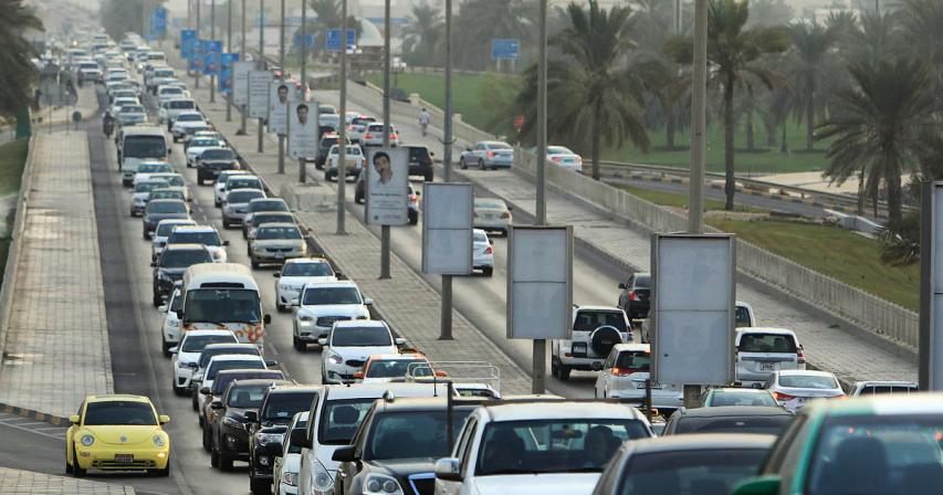 how-dubai-sharjah-commuters-try-to-beat-peak-hour-traffic
