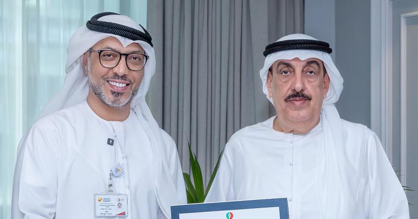 meet-uae-employee-who-takes-customer-by-the-hand-hailed-as-diligent-man-by-dubai-ruler
