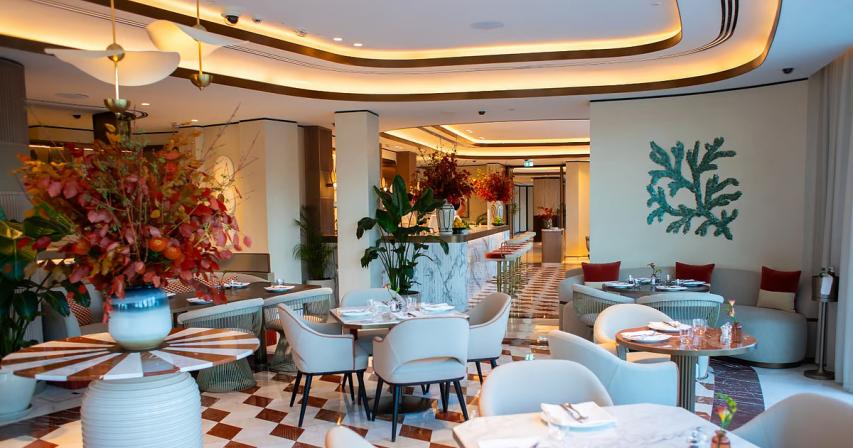 inside-jumeirah-marsa-al-arab-dubai-latest-ultra-luxurious-resort

