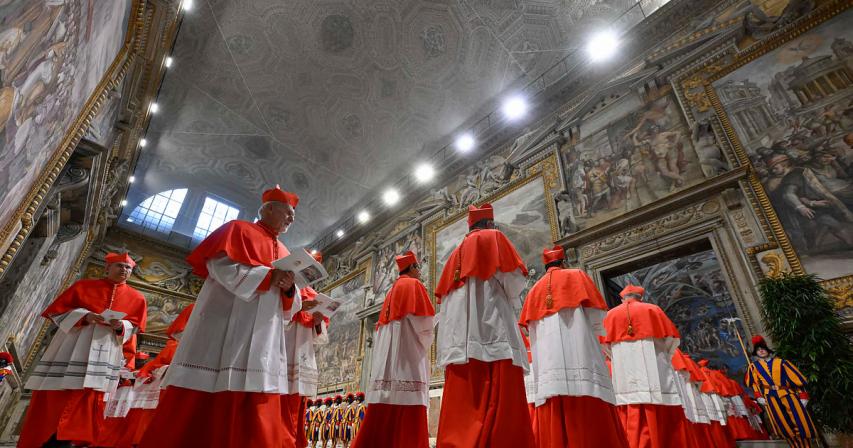 uae-next-pope-must-put-people-first-be-a-pontiff-for-peace-catholics-say
