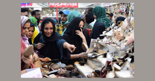 Empty roads, crowded malls as residents rush for