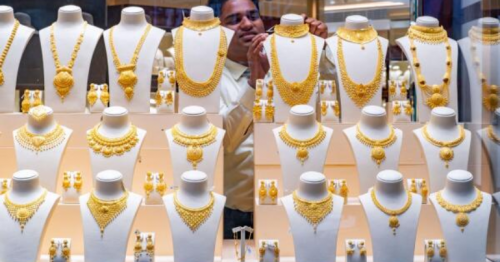  Gold prices dip after gaining over Dh2 per gram in the