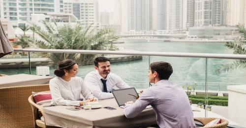 How to  get a job in Dubai? 