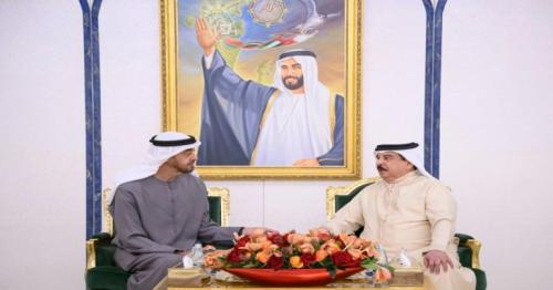 UAE President visits Bahrain King at his residence in Abu