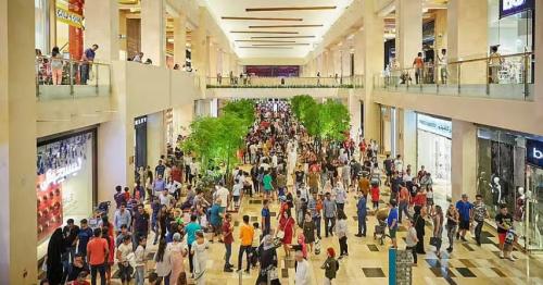 Dubai tourists deny slowdown, flights full, malls busy